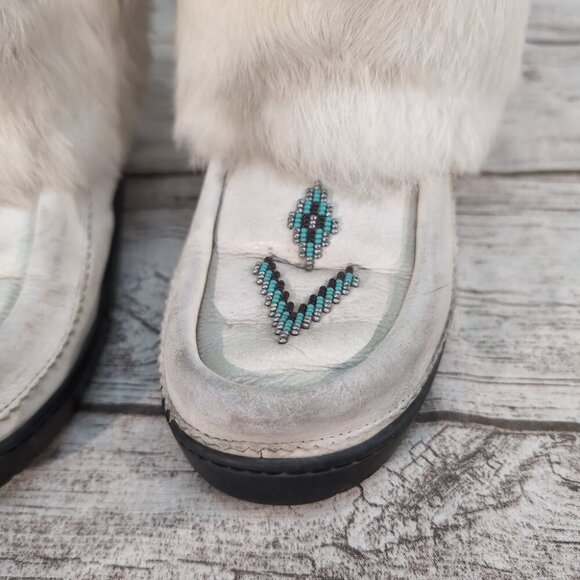 Manitobah Mukluks White Rabbit Fur Leather Winter Boots – Women’s Size 6 - Picture 2 of 14